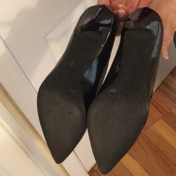 BCBG black patent pumps - Picture 7 of 7